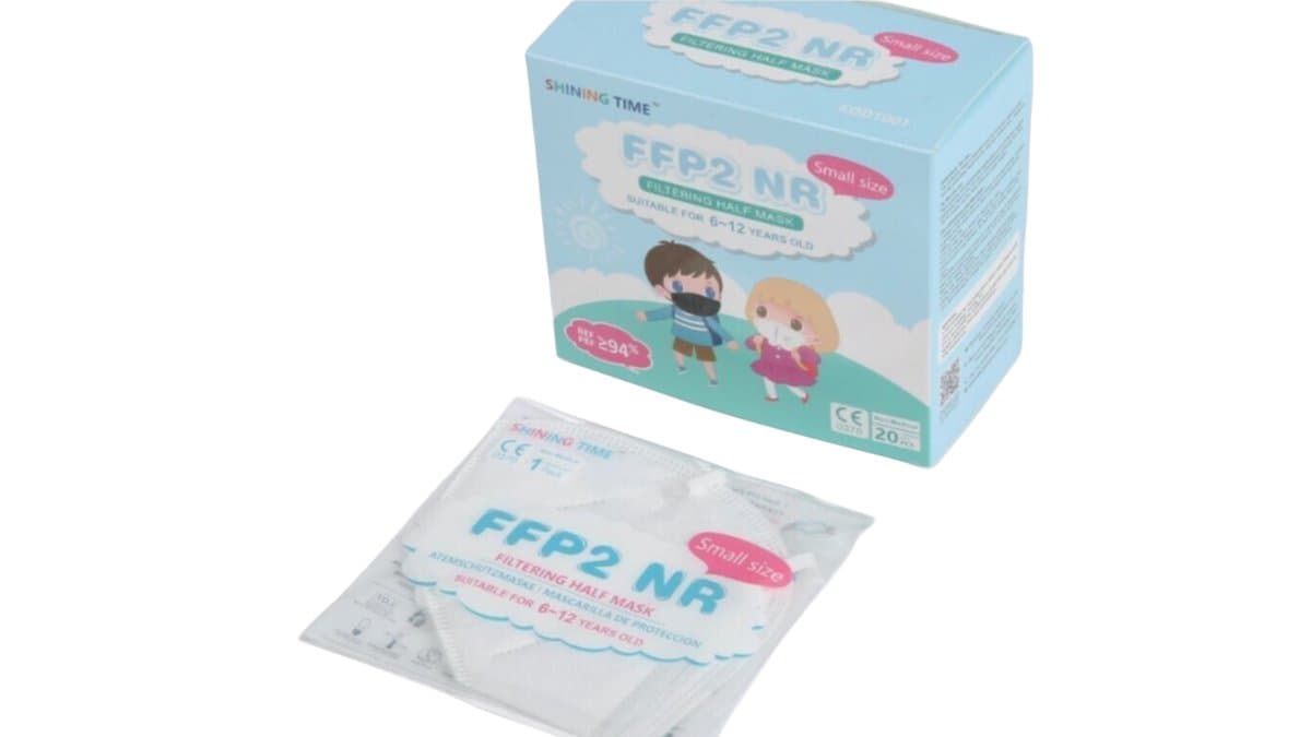 FFP2 NR Filtering Half Mask - Suitable for 6-12 Years Old - 1piece - Black/White